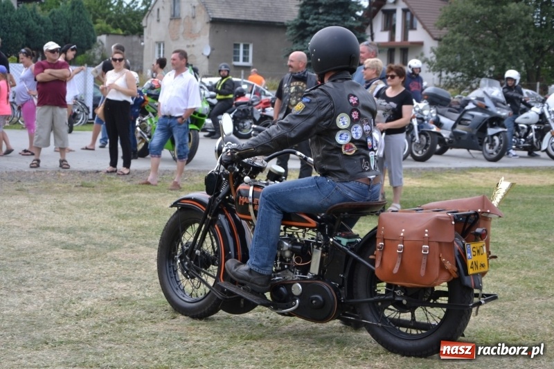 Zdjęcie w galerii na portalu naszraciborz.pl: Oldtimery w Zabełkowie, czyli dzień drugi X Jubileuszowego Zlotu Pojazdów Zabytkowych  wiadomości z regionu