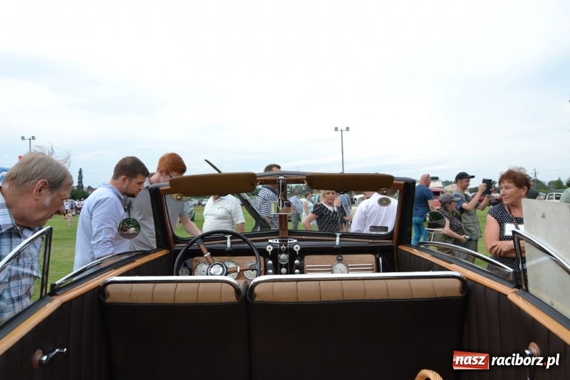 Zdjęcie w galerii na portalu naszraciborz.pl: Oldtimery w Zabełkowie, czyli dzień drugi X Jubileuszowego Zlotu Pojazdów Zabytkowych  wiadomości z regionu