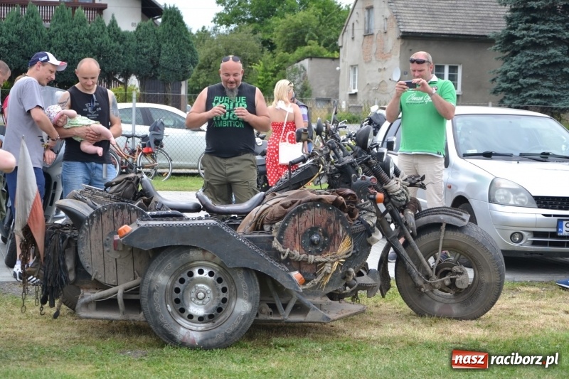 Zdjęcie w galerii na portalu naszraciborz.pl: Oldtimery w Zabełkowie, czyli dzień drugi X Jubileuszowego Zlotu Pojazdów Zabytkowych  wiadomości z regionu