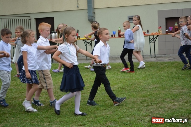 Zdjęcie w galerii na portalu naszraciborz.pl: Starszaki z Nędzy pożegnały się z przedszkolem wiadomości z regionu
