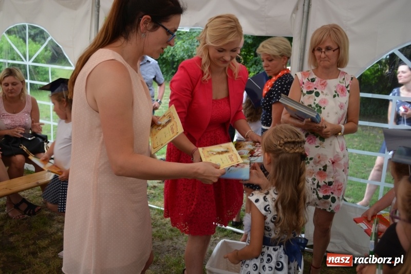 Zdjęcie w galerii na portalu naszraciborz.pl: Starszaki z Nędzy pożegnały się z przedszkolem wiadomości z regionu