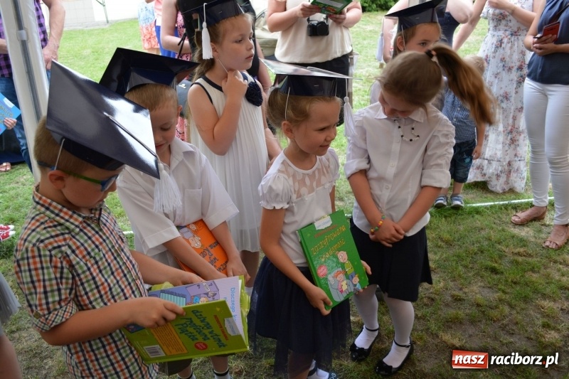 Zdjęcie w galerii na portalu naszraciborz.pl: Starszaki z Nędzy pożegnały się z przedszkolem wiadomości z regionu