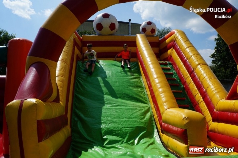 Zdjęcie w galerii na portalu naszraciborz.pl: Piknik rodzinny dla służb mundurowych na strzelnicy IPA w Raciborzu wiadomości z regionu