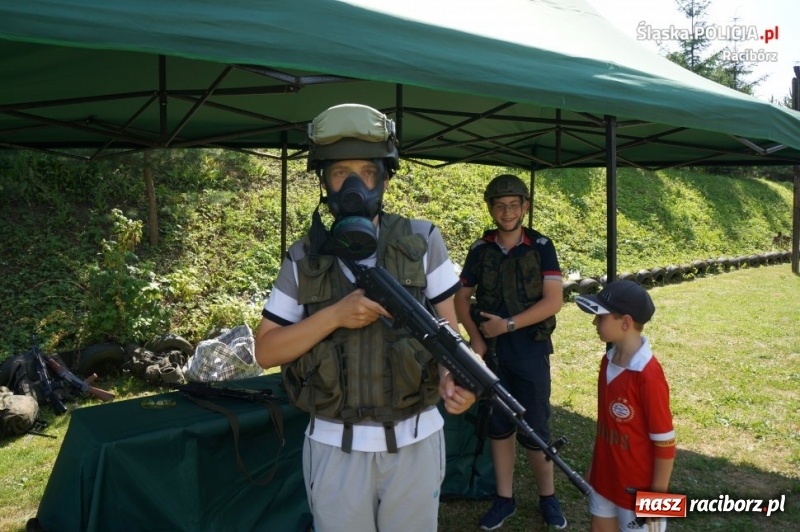 Zdjęcie w galerii na portalu naszraciborz.pl: Piknik rodzinny dla służb mundurowych na strzelnicy IPA w Raciborzu wiadomości z regionu
