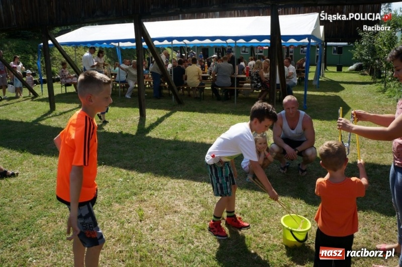 Zdjęcie w galerii na portalu naszraciborz.pl: Piknik rodzinny dla służb mundurowych na strzelnicy IPA w Raciborzu wiadomości z regionu