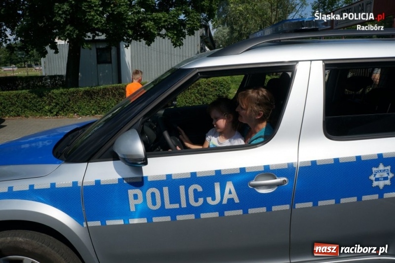 Zdjęcie w galerii na portalu naszraciborz.pl: Piknik rodzinny dla służb mundurowych na strzelnicy IPA w Raciborzu wiadomości z regionu