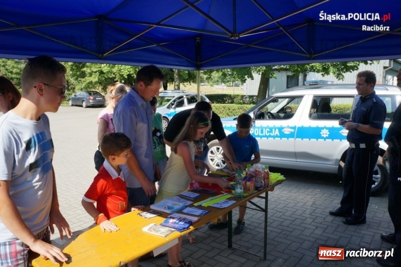 Zdjęcie w galerii na portalu naszraciborz.pl: Piknik rodzinny dla służb mundurowych na strzelnicy IPA w Raciborzu wiadomości z regionu