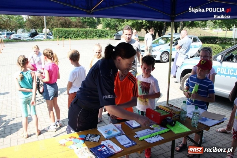 Zdjęcie w galerii na portalu naszraciborz.pl: Piknik rodzinny dla służb mundurowych na strzelnicy IPA w Raciborzu wiadomości z regionu
