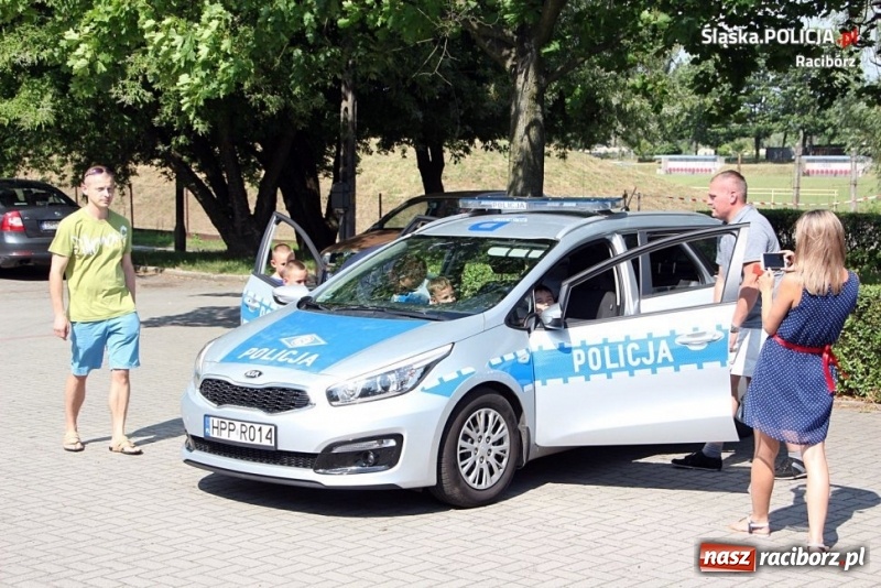Zdjęcie w galerii na portalu naszraciborz.pl: Piknik rodzinny dla służb mundurowych na strzelnicy IPA w Raciborzu wiadomości z regionu