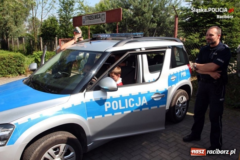 Zdjęcie w galerii na portalu naszraciborz.pl: Piknik rodzinny dla służb mundurowych na strzelnicy IPA w Raciborzu wiadomości z regionu