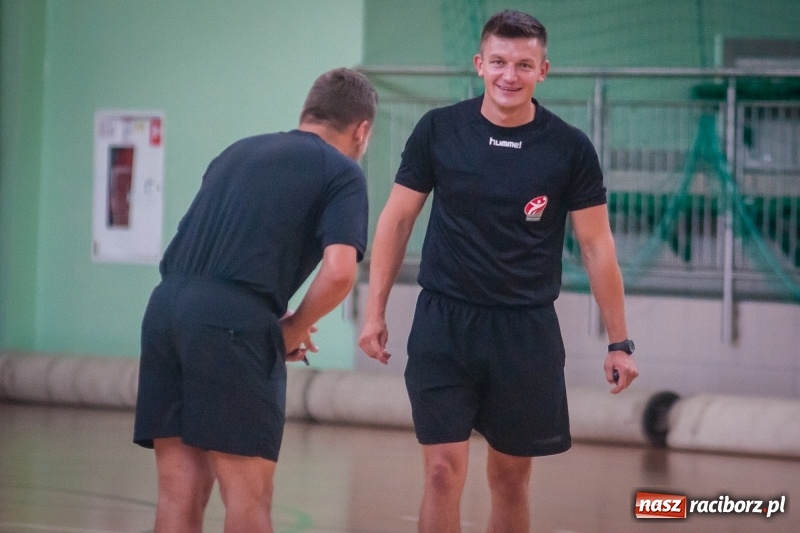 Zdjęcie w galerii na portalu naszraciborz.pl: Międzynarodowy Turniej Juniorek w Piłce Ręcznej w Arenie Rafako wiadomości z regionu