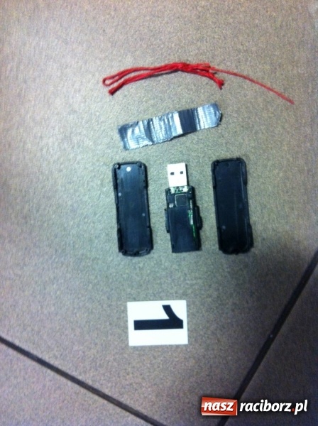 Zdjęcie w galerii na portalu naszraciborz.pl: Tak wygląda urządzenie podsłuchowe, którym posługiwała się Jolanta F. z Szonowic  wiadomości z regionu