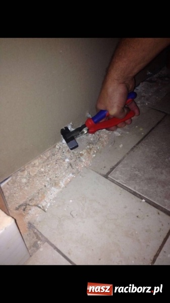 Zdjęcie w galerii na portalu naszraciborz.pl: Tak wygląda urządzenie podsłuchowe, którym posługiwała się Jolanta F. z Szonowic  wiadomości z regionu