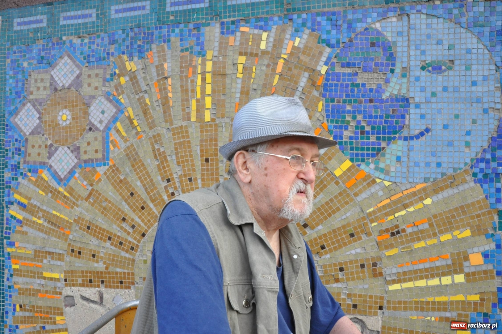 Zdjęcie w galerii na portalu naszraciborz.pl: Już wkrótce ruszą prace nad renowacją kolejnych mozaik przy Długiej wiadomości z regionu