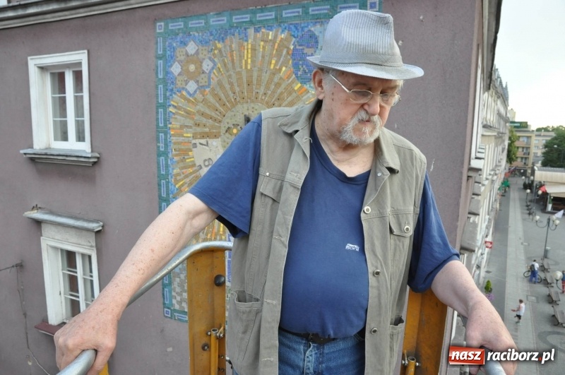 Zdjęcie w galerii na portalu naszraciborz.pl: Już wkrótce ruszą prace nad renowacją kolejnych mozaik przy Długiej wiadomości z regionu