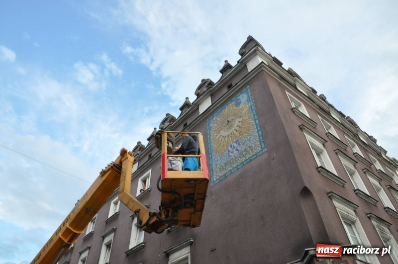 Zdjęcie w galerii na portalu naszraciborz.pl: Już wkrótce ruszą prace nad renowacją kolejnych mozaik przy Długiej wiadomości z regionu