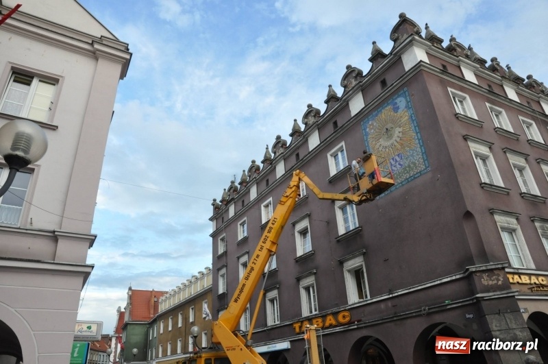 Zdjęcie w galerii na portalu naszraciborz.pl: Już wkrótce ruszą prace nad renowacją kolejnych mozaik przy Długiej wiadomości z regionu