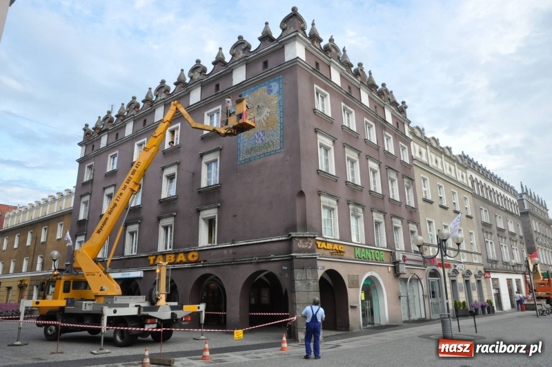 Zdjęcie w galerii na portalu naszraciborz.pl: Już wkrótce ruszą prace nad renowacją kolejnych mozaik przy Długiej wiadomości z regionu