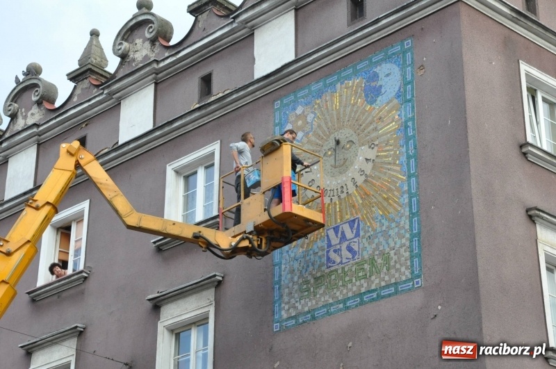 Zdjęcie w galerii na portalu naszraciborz.pl: Już wkrótce ruszą prace nad renowacją kolejnych mozaik przy Długiej wiadomości z regionu