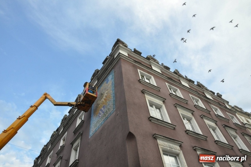 Zdjęcie w galerii na portalu naszraciborz.pl: Już wkrótce ruszą prace nad renowacją kolejnych mozaik przy Długiej wiadomości z regionu