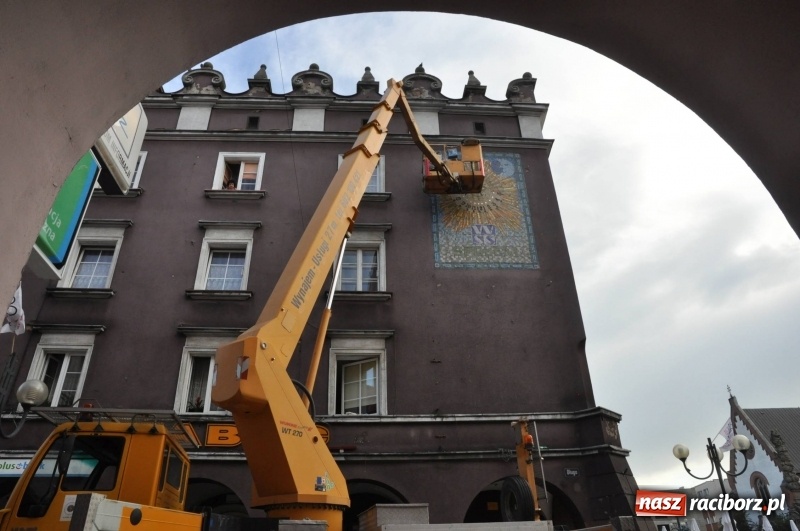 Zdjęcie w galerii na portalu naszraciborz.pl: Już wkrótce ruszą prace nad renowacją kolejnych mozaik przy Długiej wiadomości z regionu