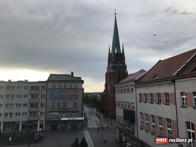 Zdjęcie w galerii na portalu naszraciborz.pl: Już wkrótce ruszą prace nad renowacją kolejnych mozaik przy Długiej wiadomości z regionu