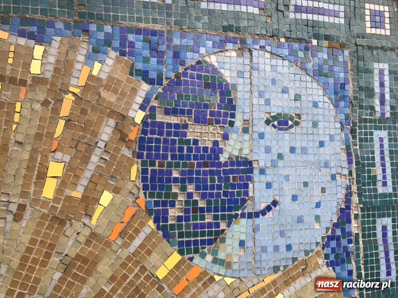 Zdjęcie w galerii na portalu naszraciborz.pl: Już wkrótce ruszą prace nad renowacją kolejnych mozaik przy Długiej wiadomości z regionu