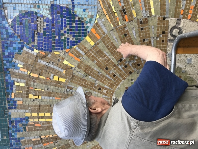 Zdjęcie w galerii na portalu naszraciborz.pl: Już wkrótce ruszą prace nad renowacją kolejnych mozaik przy Długiej wiadomości z regionu