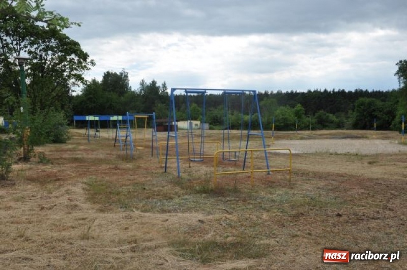 Zdjęcie w galerii na portalu naszraciborz.pl: Prace remontowe na Wodniku w Kuźni Raciborskiej. Kąpielisko ruszy 1 lipca wiadomości z regionu