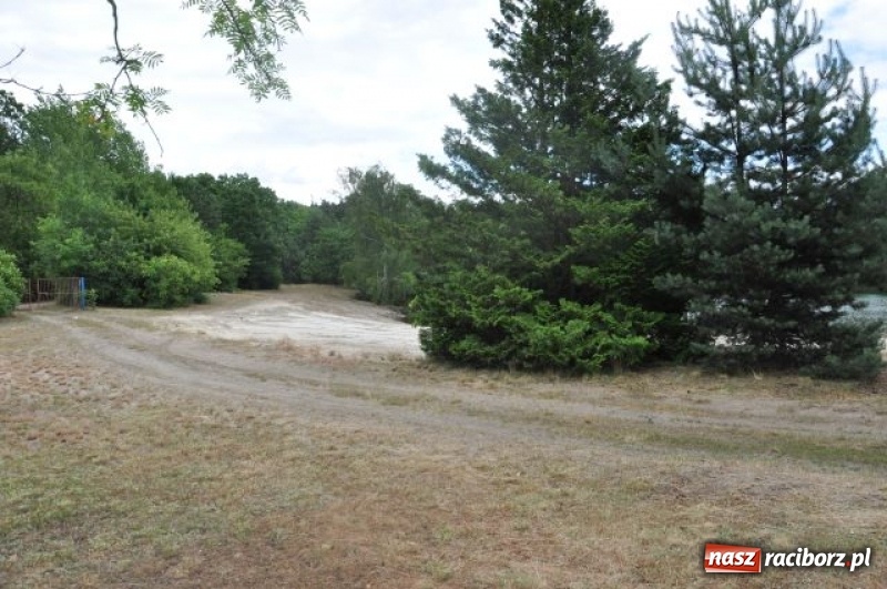 Zdjęcie w galerii na portalu naszraciborz.pl: Prace remontowe na Wodniku w Kuźni Raciborskiej. Kąpielisko ruszy 1 lipca wiadomości z regionu