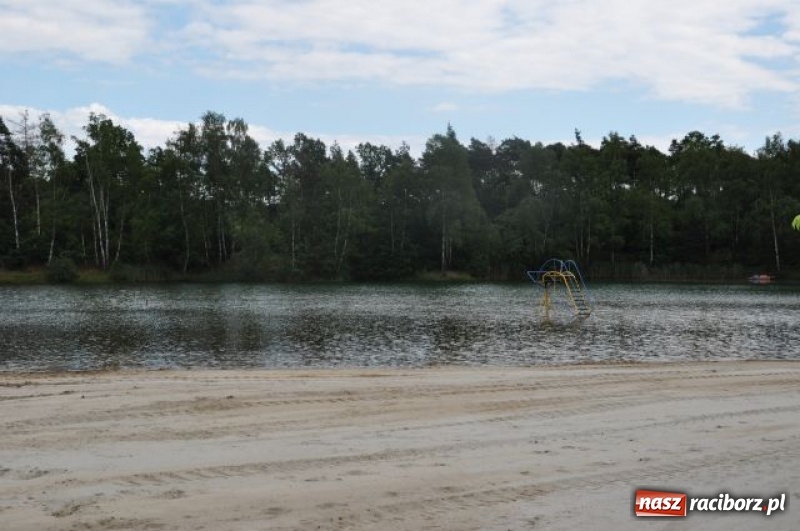 Zdjęcie w galerii na portalu naszraciborz.pl: Prace remontowe na Wodniku w Kuźni Raciborskiej. Kąpielisko ruszy 1 lipca wiadomości z regionu