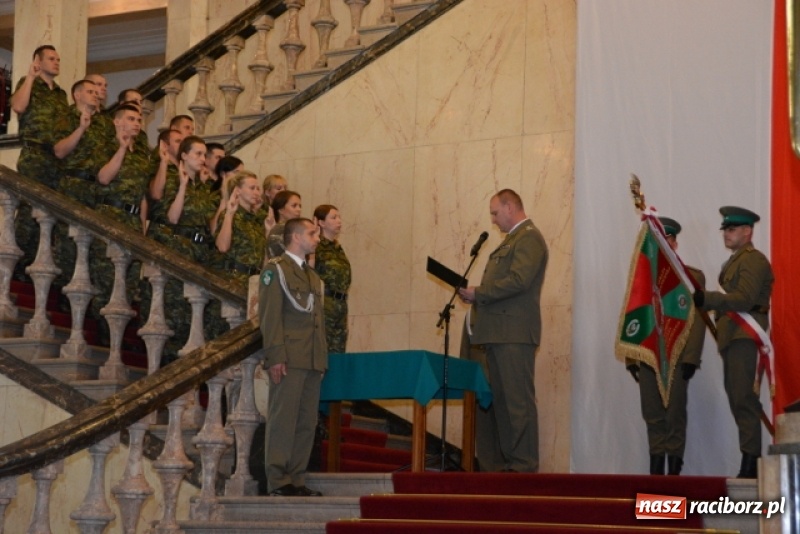 Zdjęcie w galerii na portalu naszraciborz.pl: Ślubowanie nowych funkcjonariuszy w Śląskim Oddziale Straży Granicznej wiadomości z regionu