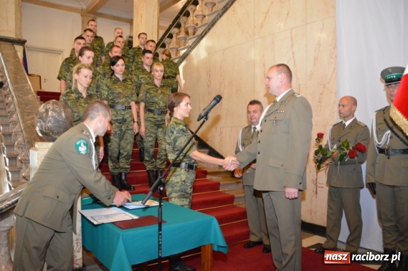 Zdjęcie w galerii na portalu naszraciborz.pl: Ślubowanie nowych funkcjonariuszy w Śląskim Oddziale Straży Granicznej wiadomości z regionu