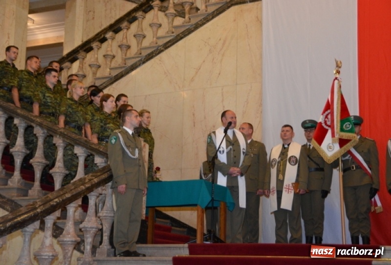 Zdjęcie w galerii na portalu naszraciborz.pl: Ślubowanie nowych funkcjonariuszy w Śląskim Oddziale Straży Granicznej wiadomości z regionu