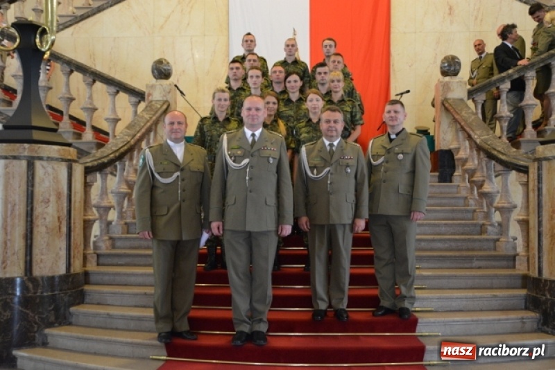 Zdjęcie w galerii na portalu naszraciborz.pl: Ślubowanie nowych funkcjonariuszy w Śląskim Oddziale Straży Granicznej wiadomości z regionu