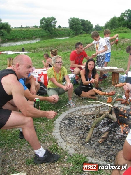 Zdjęcie w galerii na portalu naszraciborz.pl: Kajakowy spływ załogi i klientów Brooklyn Gym wiadomości z regionu