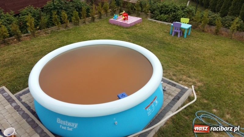 Zdjęcie w galerii na portalu naszraciborz.pl: Jak przyszły upały, to z kranów poleciał żur! wiadomości z regionu