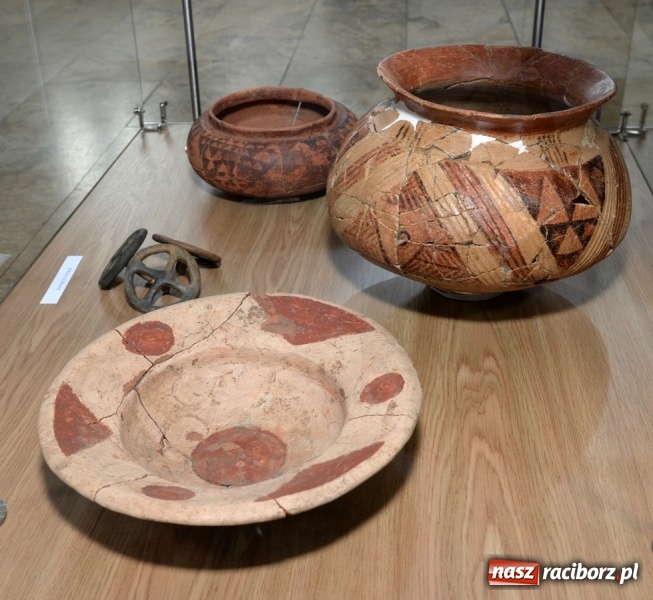 Zdjęcie w galerii na portalu naszraciborz.pl: Domasław – nekropolia arystokracji z wczesnej epoki żelaza w raciborskim muzeum wiadomości z regionu