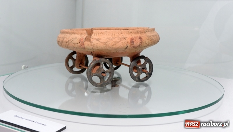 Zdjęcie w galerii na portalu naszraciborz.pl: Domasław – nekropolia arystokracji z wczesnej epoki żelaza w raciborskim muzeum wiadomości z regionu