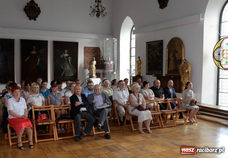 Zdjęcie w galerii na portalu naszraciborz.pl: Domasław – nekropolia arystokracji z wczesnej epoki żelaza w raciborskim muzeum wiadomości z regionu