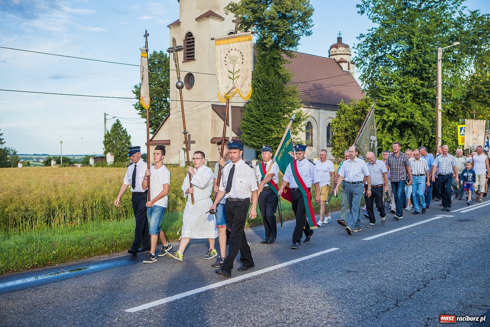 Zdjęcie w galerii na portalu naszraciborz.pl: Pielgrzymka parafii z Bojanowa do Matki Bożej wiadomości z regionu