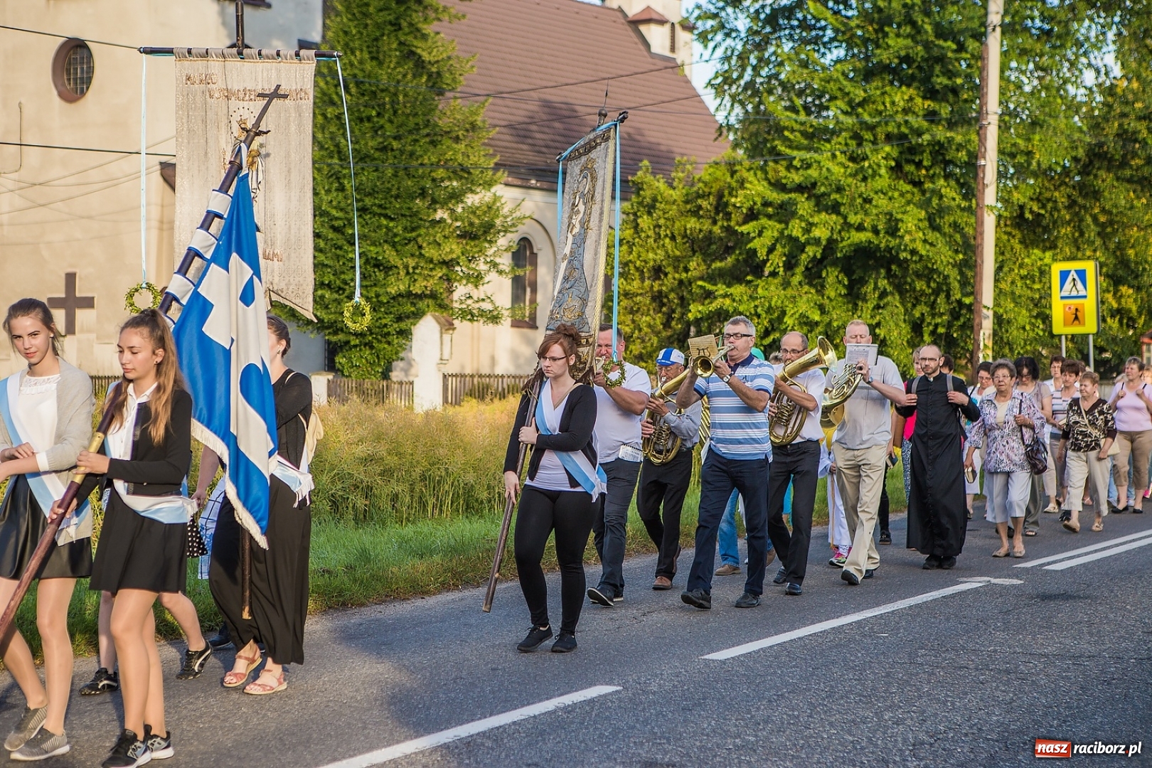 Zdjęcie w galerii na portalu naszraciborz.pl: Pielgrzymka parafii z Bojanowa do Matki Bożej wiadomości z regionu