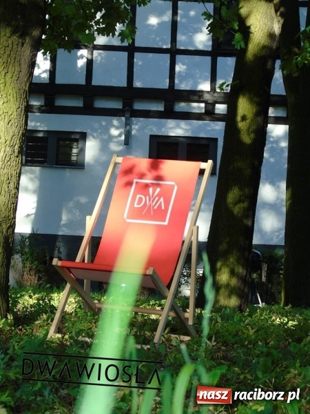 Zdjęcie w galerii na portalu naszraciborz.pl: Dwa Wiosła zapraszają na złociste z pianką wiadomości z regionu