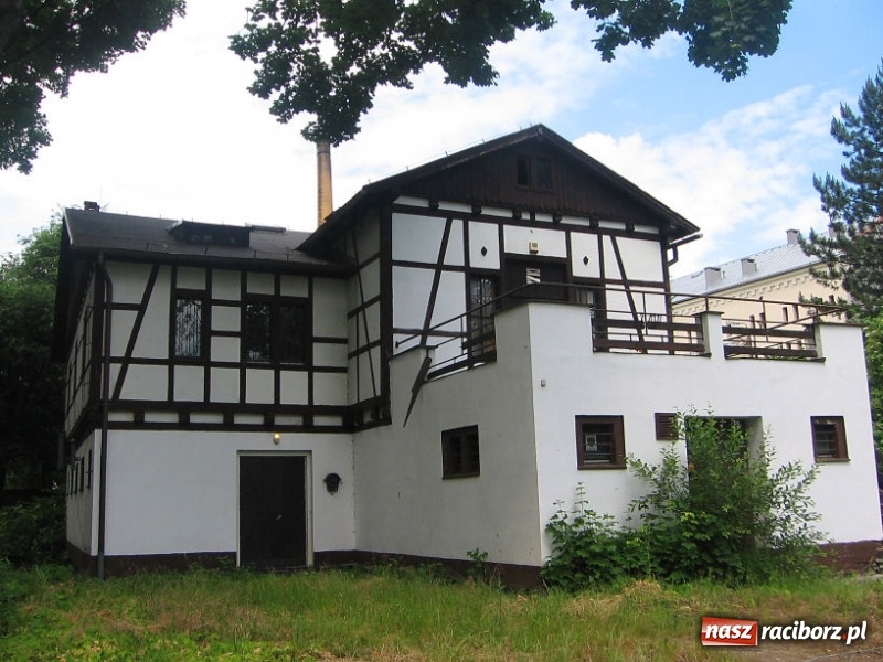 Zdjęcie w galerii na portalu naszraciborz.pl: Dwa Wiosła zapraszają na złociste z pianką wiadomości z regionu