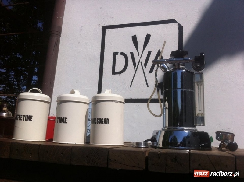 Zdjęcie w galerii na portalu naszraciborz.pl: Dwa Wiosła zapraszają na złociste z pianką wiadomości z regionu