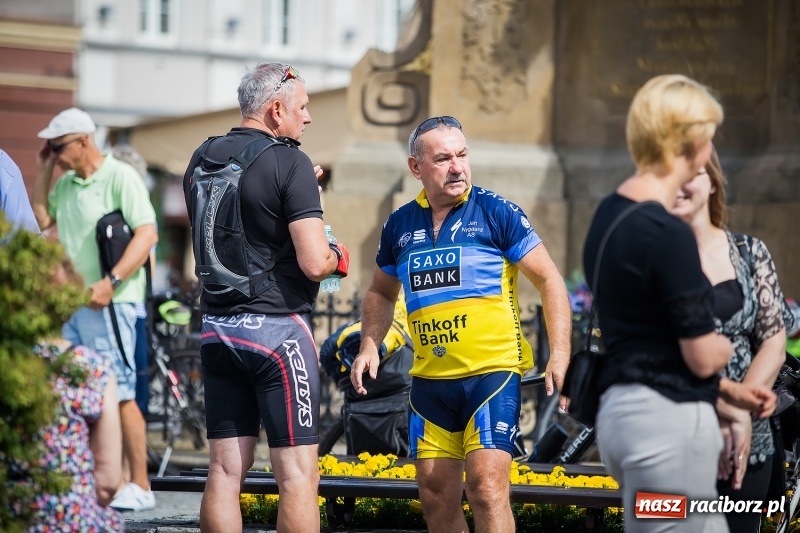Zdjęcie w galerii na portalu naszraciborz.pl: Z Raciborza wyruszył kolejny rajd dookoła Polski wiadomości z regionu
