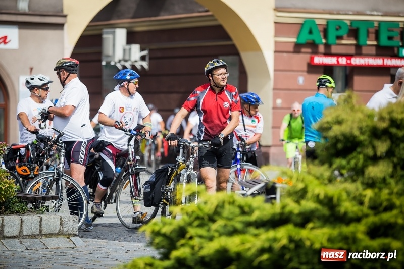 Zdjęcie w galerii na portalu naszraciborz.pl: Z Raciborza wyruszył kolejny rajd dookoła Polski wiadomości z regionu
