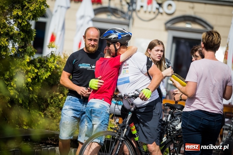Zdjęcie w galerii na portalu naszraciborz.pl: Z Raciborza wyruszył kolejny rajd dookoła Polski wiadomości z regionu
