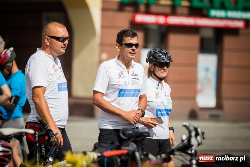 Zdjęcie w galerii na portalu naszraciborz.pl: Z Raciborza wyruszył kolejny rajd dookoła Polski wiadomości z regionu