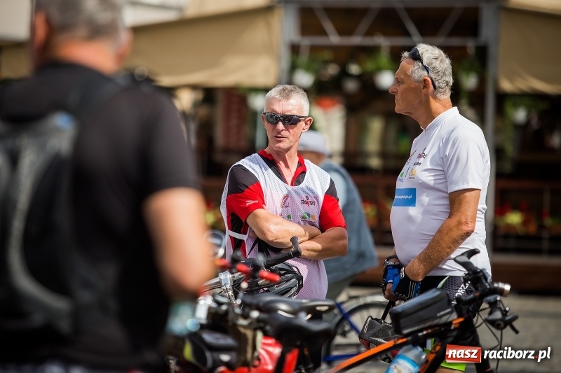 Zdjęcie w galerii na portalu naszraciborz.pl: Z Raciborza wyruszył kolejny rajd dookoła Polski wiadomości z regionu